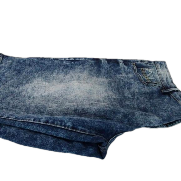 Southpole Jean Shorts & Gray Shirt - Picture 3 of 12